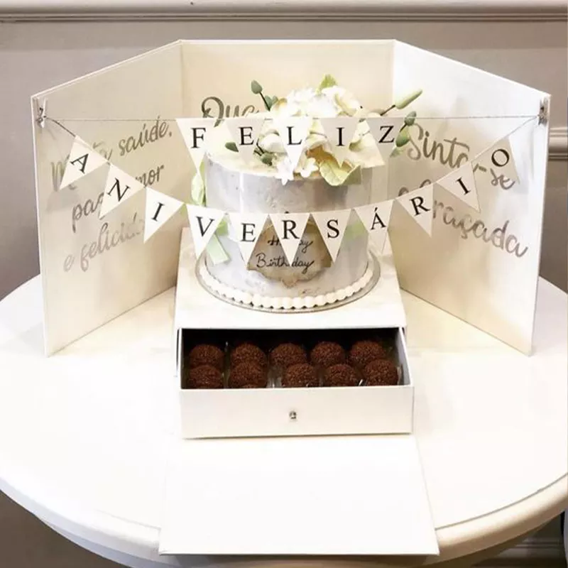 coffret cadeau gâteau surprise