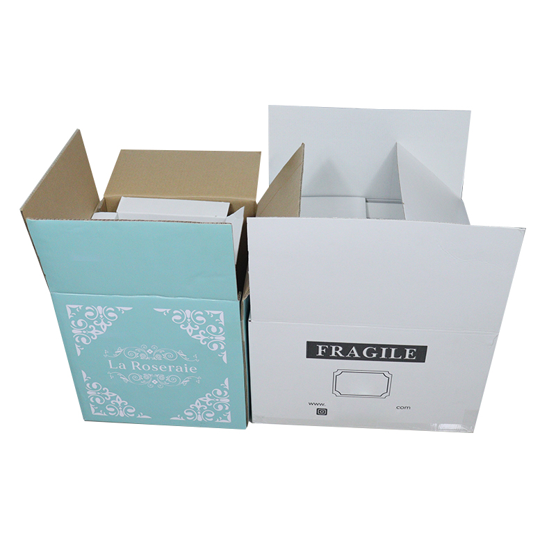 Boîte d'expédition avec insert